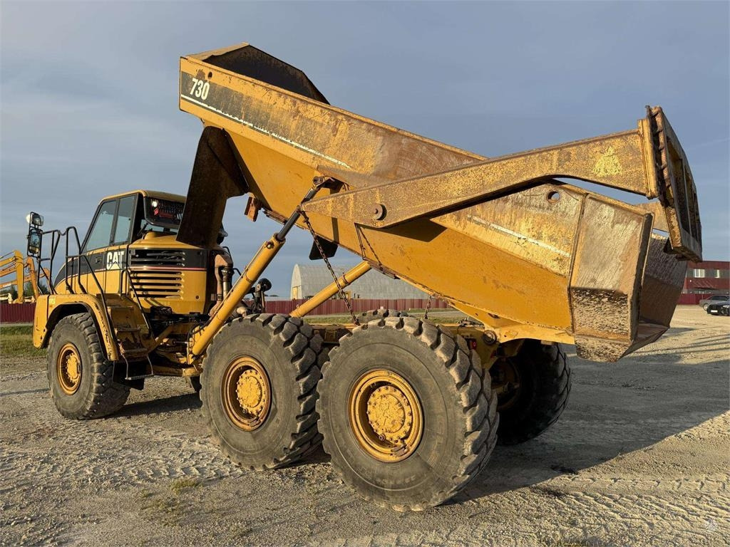 CAT 730 - Kiepwagen met knikbesturing: afbeelding 3 CAT 730 - Kiepwagen met knikbesturing: afbeelding 3