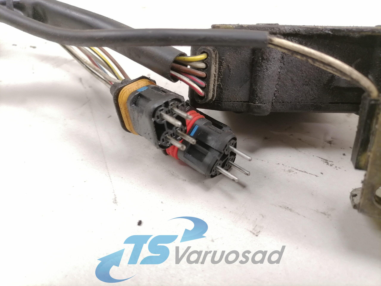 MAN Door lock 81626806122 - Deur en onderdelen voor Vrachtwagen: afbeelding 4 MAN Door lock 81626806122 - Deur en onderdelen voor Vrachtwagen: afbeelding 4