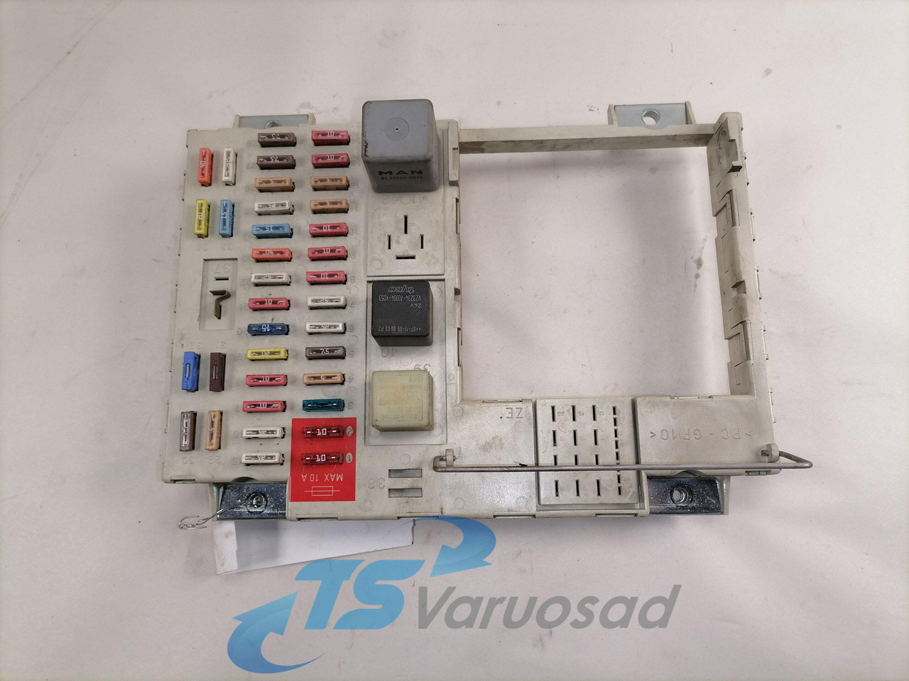 MAN Kaitsmepaneel 81254446074 - Zekeringkast voor Vrachtwagen: afbeelding 1 MAN Kaitsmepaneel 81254446074 - Zekeringkast voor Vrachtwagen: afbeelding 1