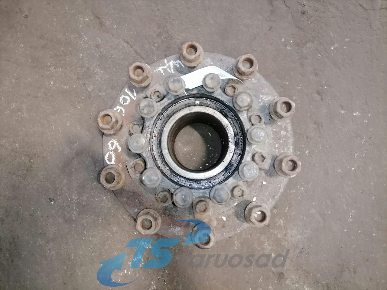 MAN Rear axel hub 81357010155 - Naaf voor Vrachtwagen: afbeelding 3 MAN Rear axel hub 81357010155 - Naaf voor Vrachtwagen: afbeelding 3