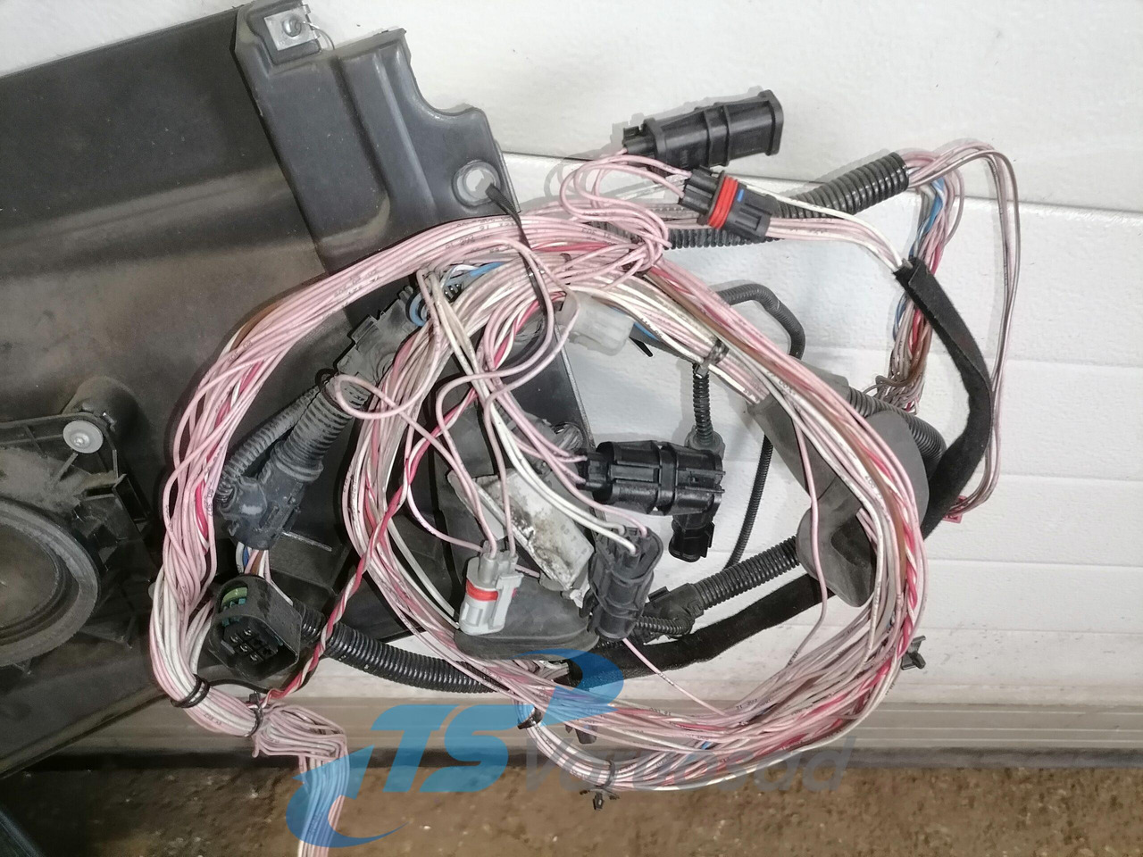 MAN window mechanism 81626456039 - Deur en onderdelen voor Vrachtwagen: afbeelding 4 MAN window mechanism 81626456039 - Deur en onderdelen voor Vrachtwagen: afbeelding 4