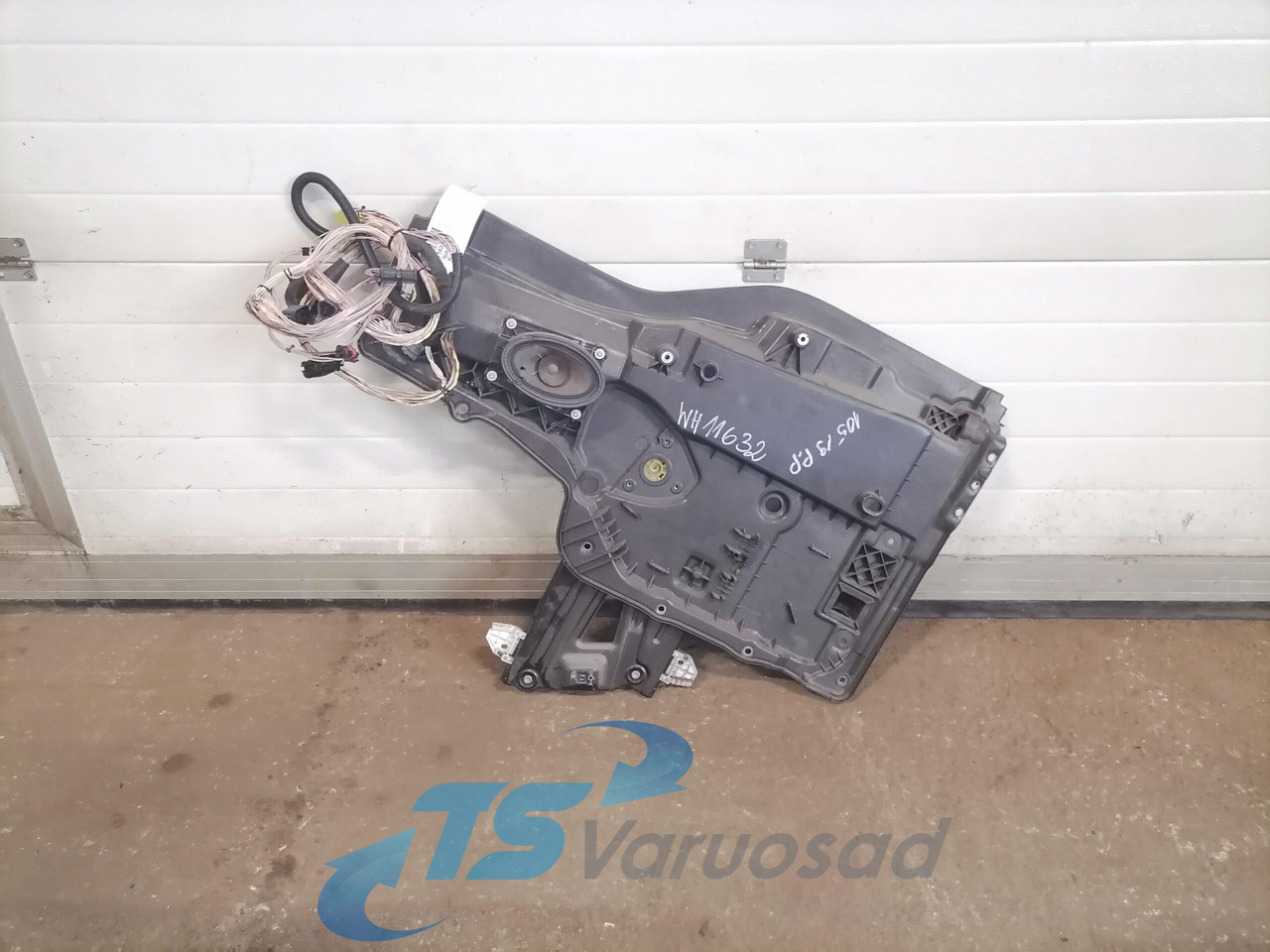 MAN window mechanism 81626456040 - Deur en onderdelen voor Vrachtwagen: afbeelding 1 MAN window mechanism 81626456040 - Deur en onderdelen voor Vrachtwagen: afbeelding 1