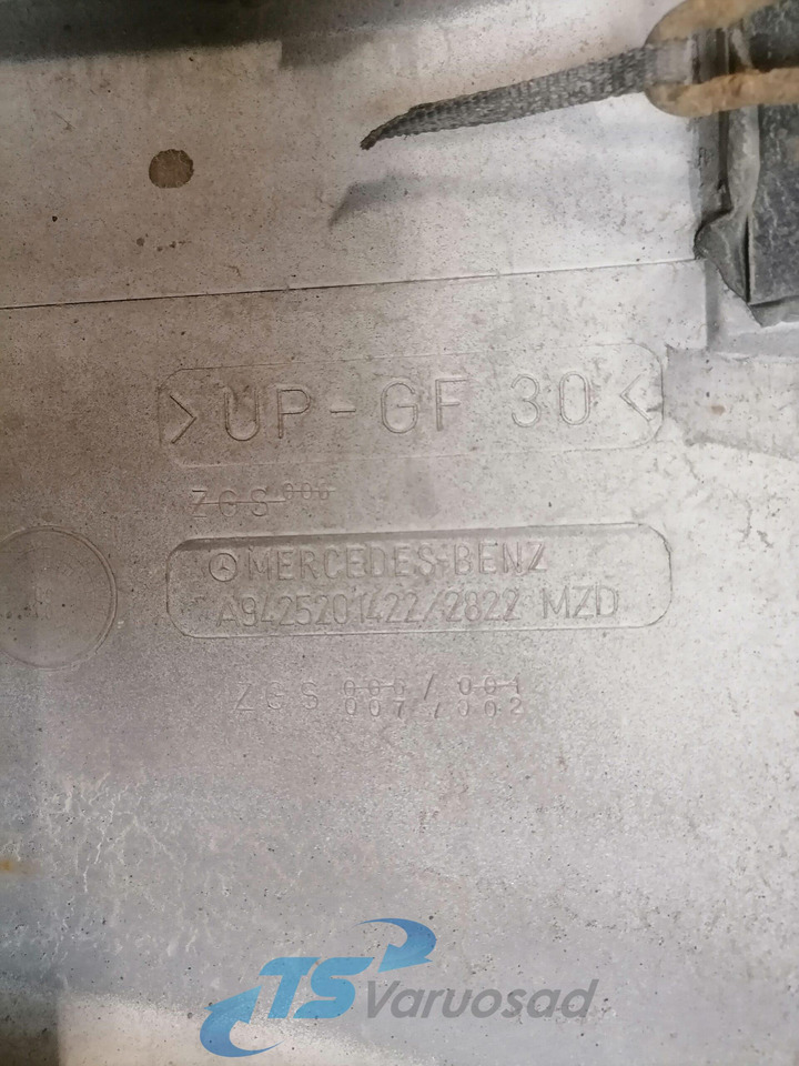 Mercedes-Benz Air deflector A9345202022 - Aerokit/ Spoiler voor Vrachtwagen: afbeelding 4 Mercedes-Benz Air deflector A9345202022 - Aerokit/ Spoiler voor Vrachtwagen: afbeelding 4