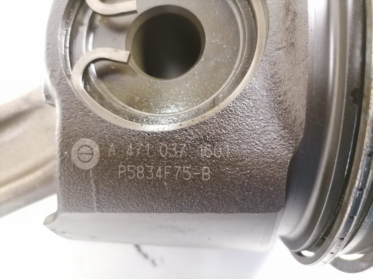 Mercedes-Benz Connecting rod + piston A4710371601 - Zuigers/ Ringen/ Glijlagers voor Vrachtwagen: afbeelding 5 Mercedes-Benz Connecting rod + piston A4710371601 - Zuigers/ Ringen/ Glijlagers voor Vrachtwagen: afbeelding 5