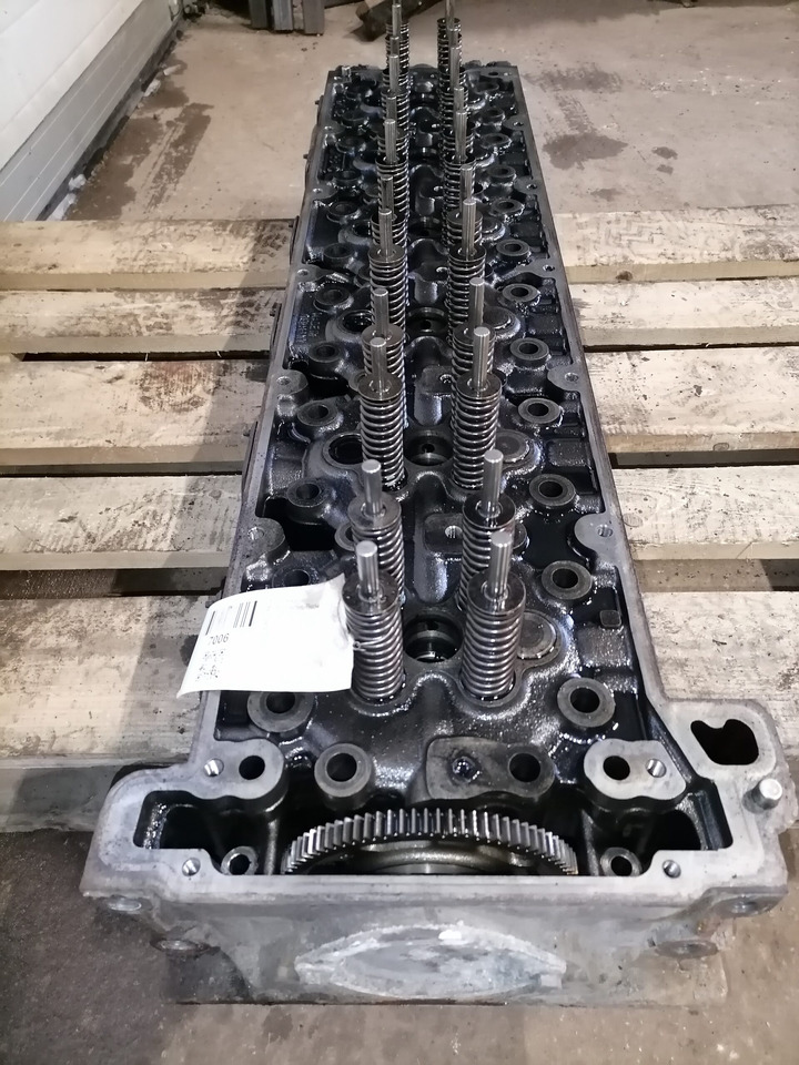 Mercedes-Benz Cylinder head A4710102720 - Cilinderkop voor Vrachtwagen: afbeelding 4 Mercedes-Benz Cylinder head A4710102720 - Cilinderkop voor Vrachtwagen: afbeelding 4