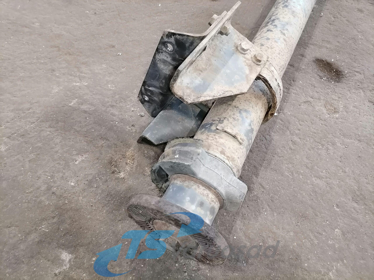 Mercedes-Benz Propeller shaft A6574101504 - Cardanas voor Vrachtwagen: afbeelding 2 Mercedes-Benz Propeller shaft A6574101504 - Cardanas voor Vrachtwagen: afbeelding 2