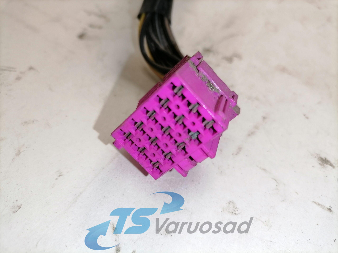 Mercedes-Benz Switch 0085450124 - Elektrisch systeem voor Vrachtwagen: afbeelding 3 Mercedes-Benz Switch 0085450124 - Elektrisch systeem voor Vrachtwagen: afbeelding 3