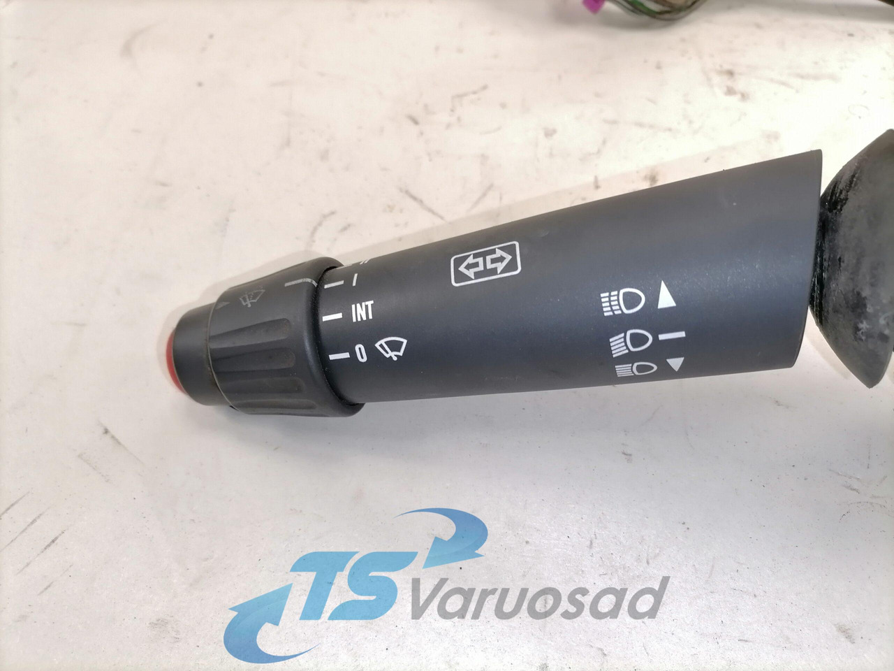 Mercedes-Benz Switch 0085450124 - Elektrisch systeem voor Vrachtwagen: afbeelding 2 Mercedes-Benz Switch 0085450124 - Elektrisch systeem voor Vrachtwagen: afbeelding 2