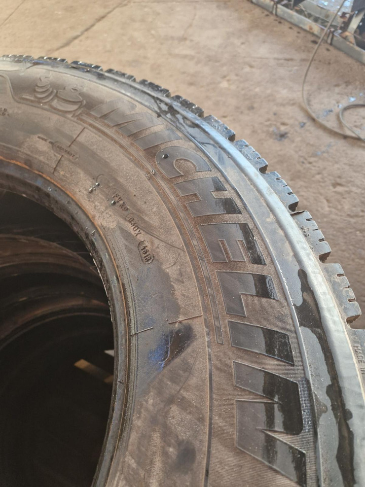 Scania 315/70R22,5 31570R225 - Banden en velgen voor Vrachtwagen: afbeelding 3 Scania 315/70R22,5 31570R225 - Banden en velgen voor Vrachtwagen: afbeelding 3