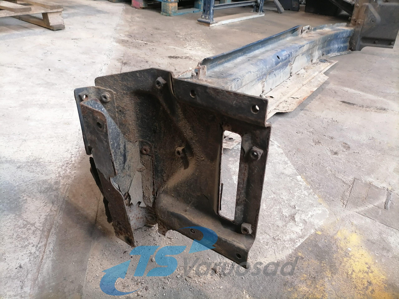 Scania Bumper 1731206 - Bumper voor Vrachtwagen: afbeelding 3 Scania Bumper 1731206 - Bumper voor Vrachtwagen: afbeelding 3