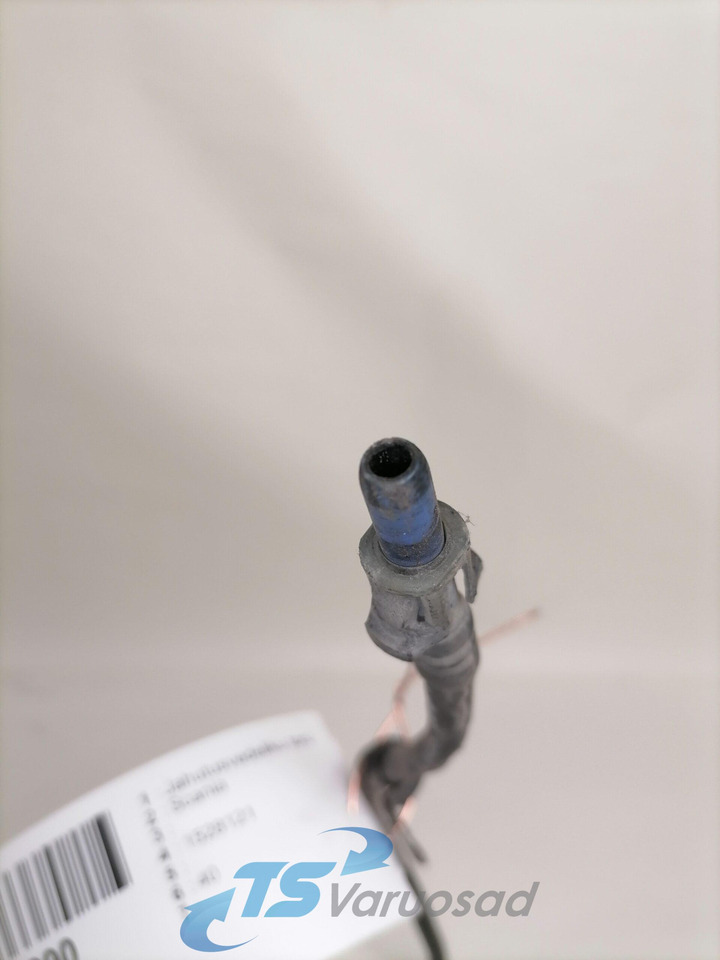 Scania Coolant pipe 1528121 - Koelsysteem voor Vrachtwagen: afbeelding 2 Scania Coolant pipe 1528121 - Koelsysteem voor Vrachtwagen: afbeelding 2