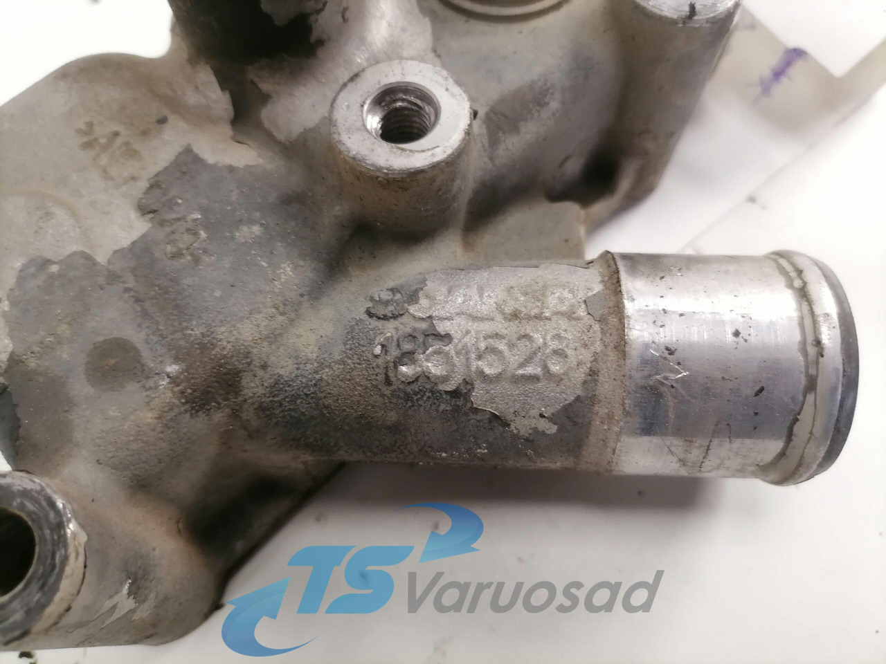 Scania Coolant pipe connection 1851528 - Koelsysteem voor Vrachtwagen: afbeelding 2 Scania Coolant pipe connection 1851528 - Koelsysteem voor Vrachtwagen: afbeelding 2