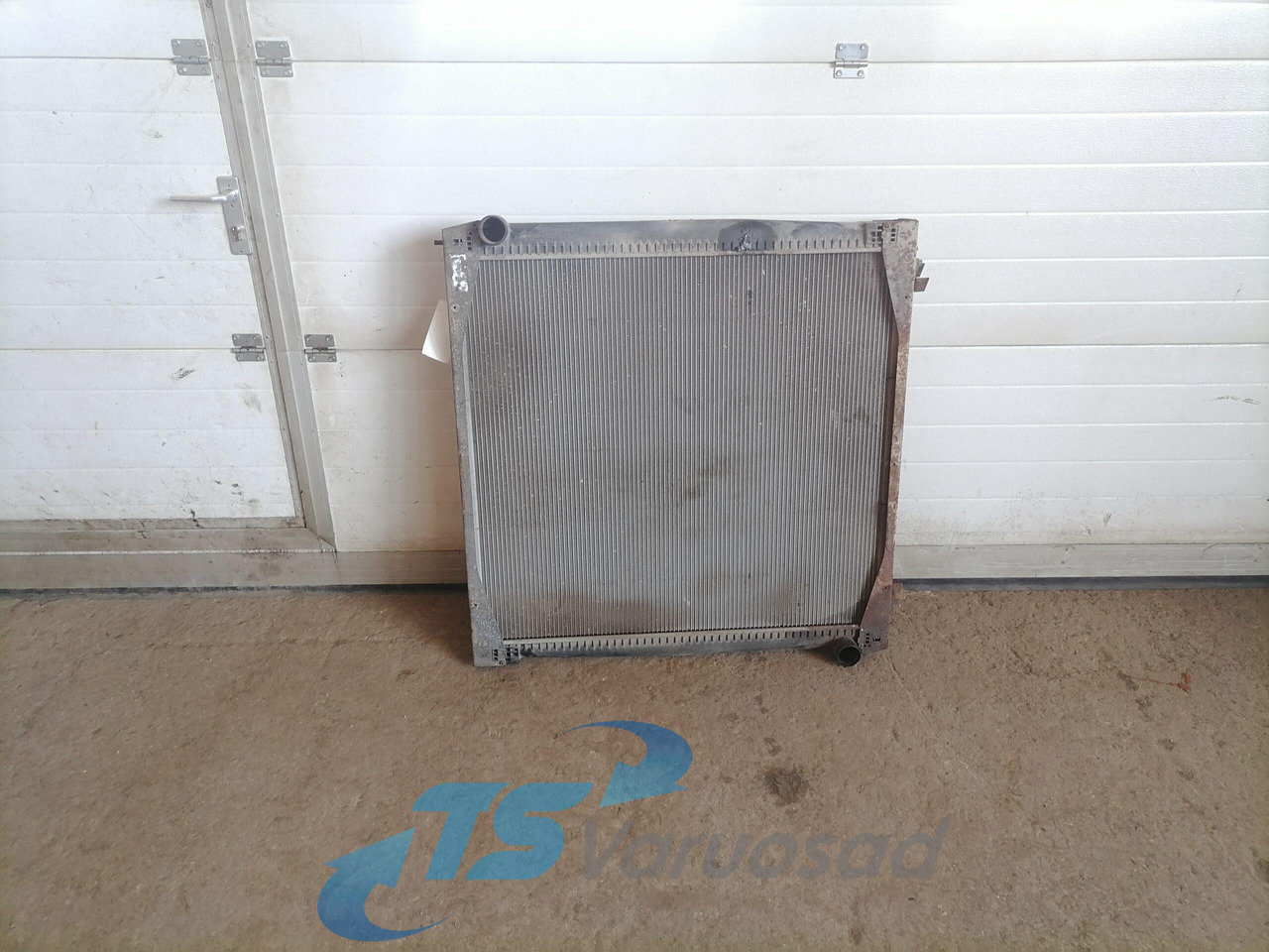 Scania Cooling radiator 1769997 - Radiateur voor Vrachtwagen: afbeelding 1 Scania Cooling radiator 1769997 - Radiateur voor Vrachtwagen: afbeelding 1