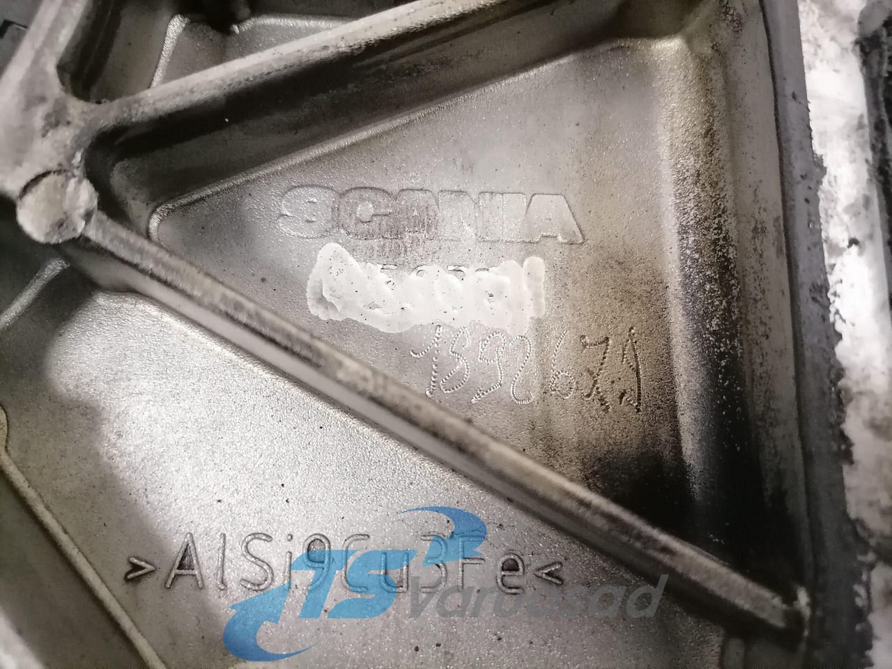 Scania Engine front cover 1892679 - Motor en onderdelen voor Vrachtwagen: afbeelding 3 Scania Engine front cover 1892679 - Motor en onderdelen voor Vrachtwagen: afbeelding 3