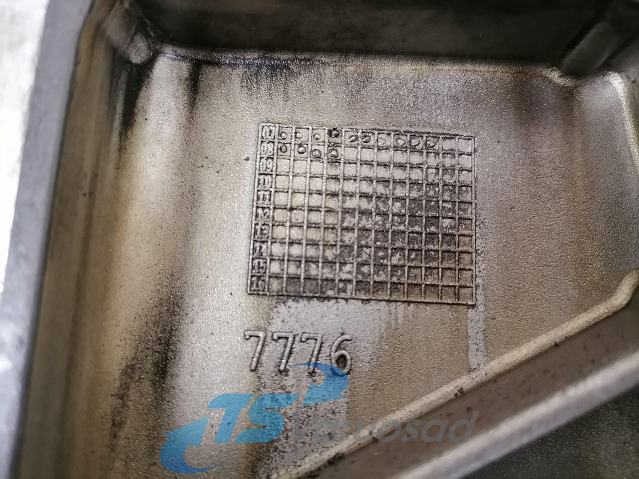 Scania Engine front cover 1892679 - Motor en onderdelen voor Vrachtwagen: afbeelding 4 Scania Engine front cover 1892679 - Motor en onderdelen voor Vrachtwagen: afbeelding 4