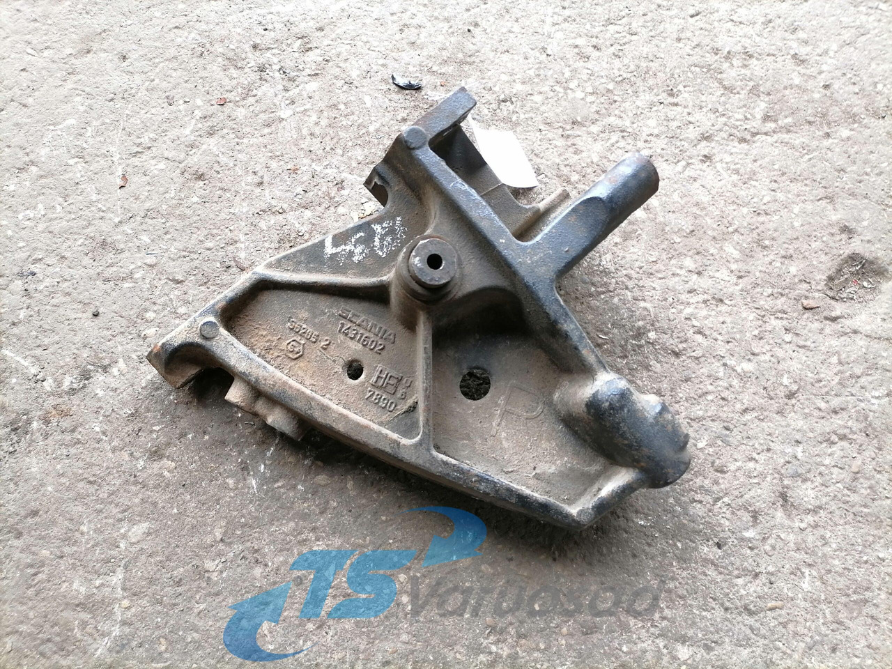 Scania Front bumper carrier 1431602 - Bumper voor Vrachtwagen: afbeelding 1 Scania Front bumper carrier 1431602 - Bumper voor Vrachtwagen: afbeelding 1