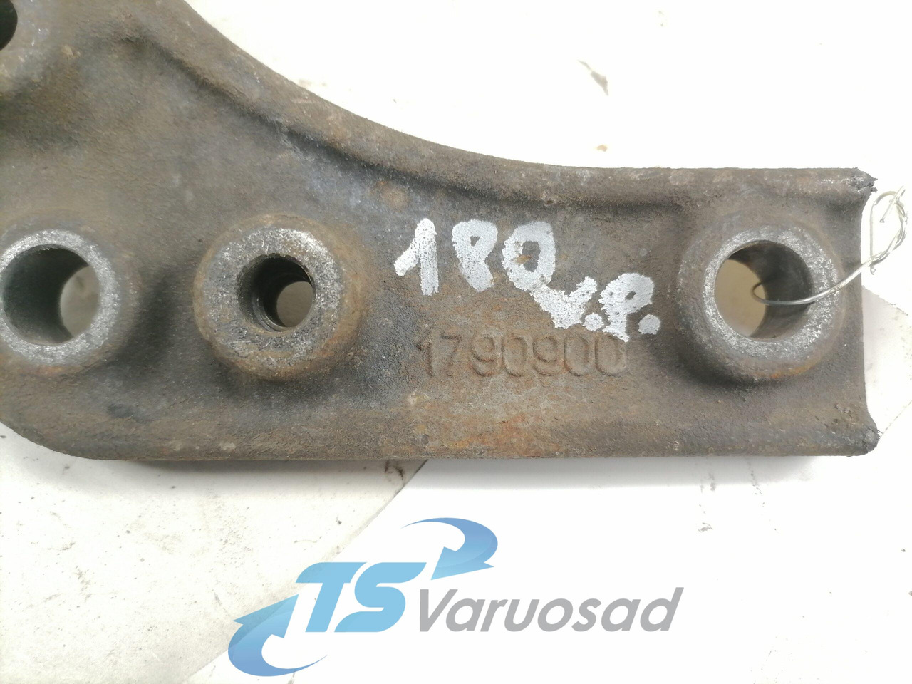 Scania Front bumper carrier 1790900 - Bumper voor Vrachtwagen: afbeelding 2 Scania Front bumper carrier 1790900 - Bumper voor Vrachtwagen: afbeelding 2