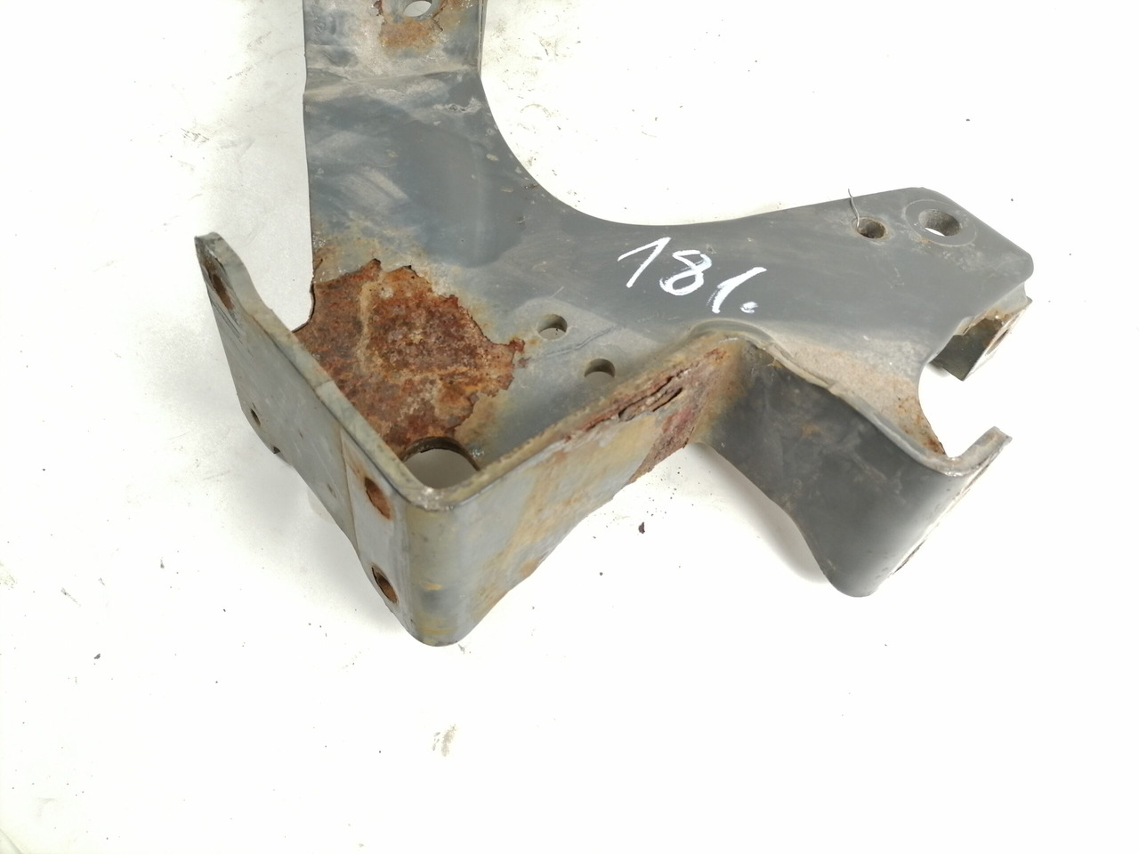 Scania Front bumper carrier 1802166 - Bumper voor Vrachtwagen: afbeelding 4 Scania Front bumper carrier 1802166 - Bumper voor Vrachtwagen: afbeelding 4