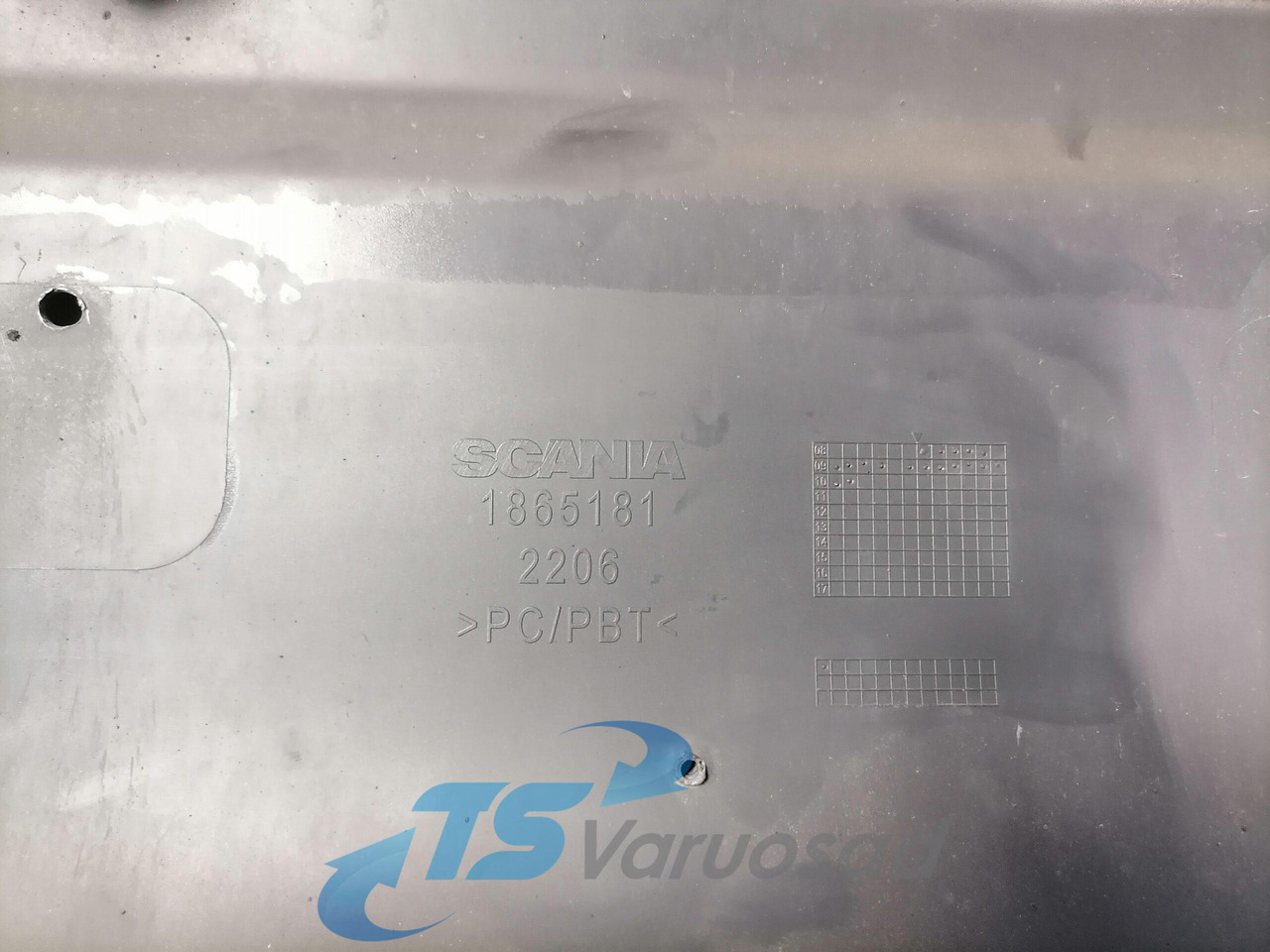 Scania Front bumper cover plastic 1865181 - Aerokit/ Spoiler voor Vrachtwagen: afbeelding 3 Scania Front bumper cover plastic 1865181 - Aerokit/ Spoiler voor Vrachtwagen: afbeelding 3