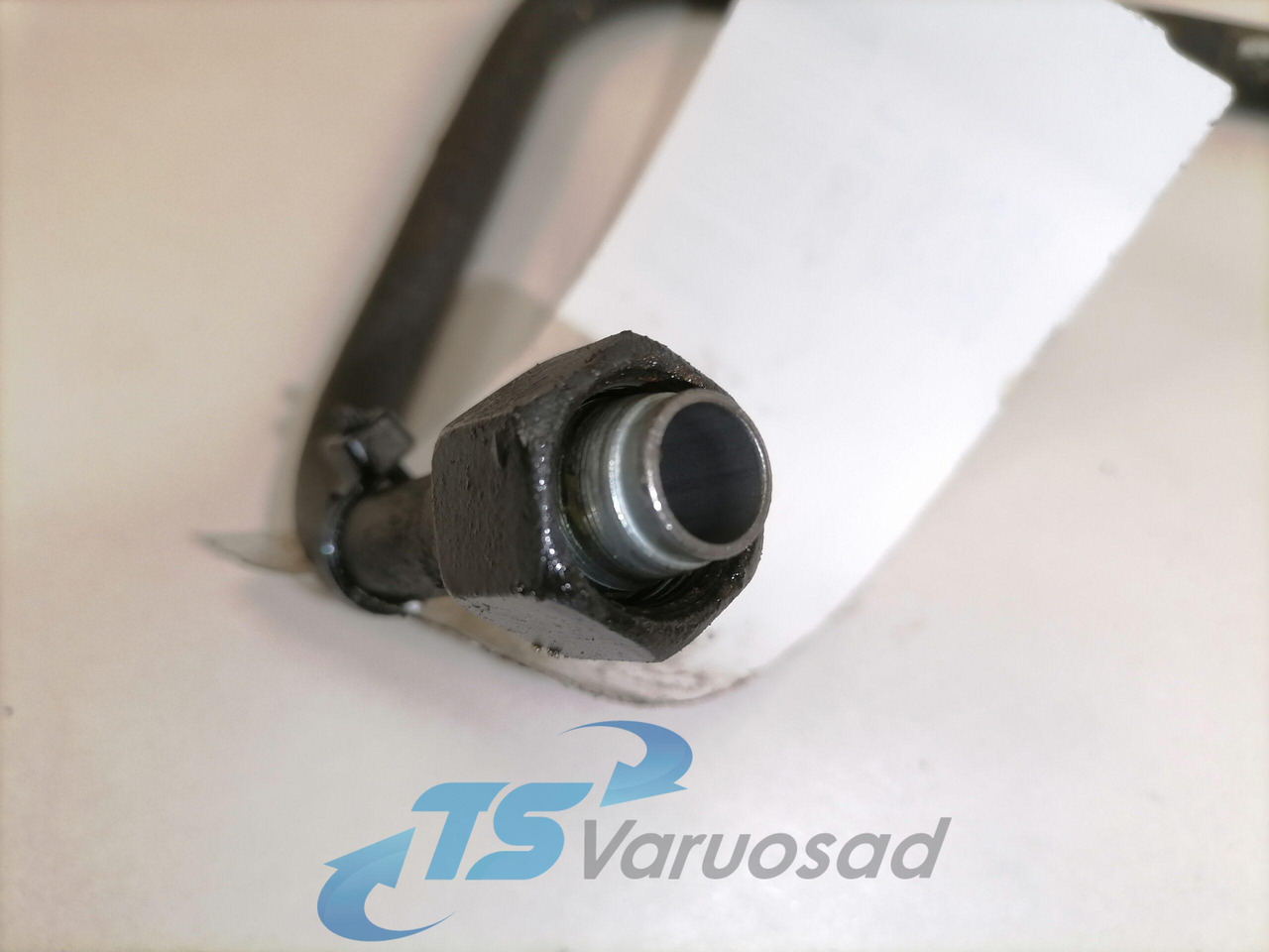 Scania Fuel pipe 1823011 - Brandstofsysteem voor Vrachtwagen: afbeelding 3 Scania Fuel pipe 1823011 - Brandstofsysteem voor Vrachtwagen: afbeelding 3