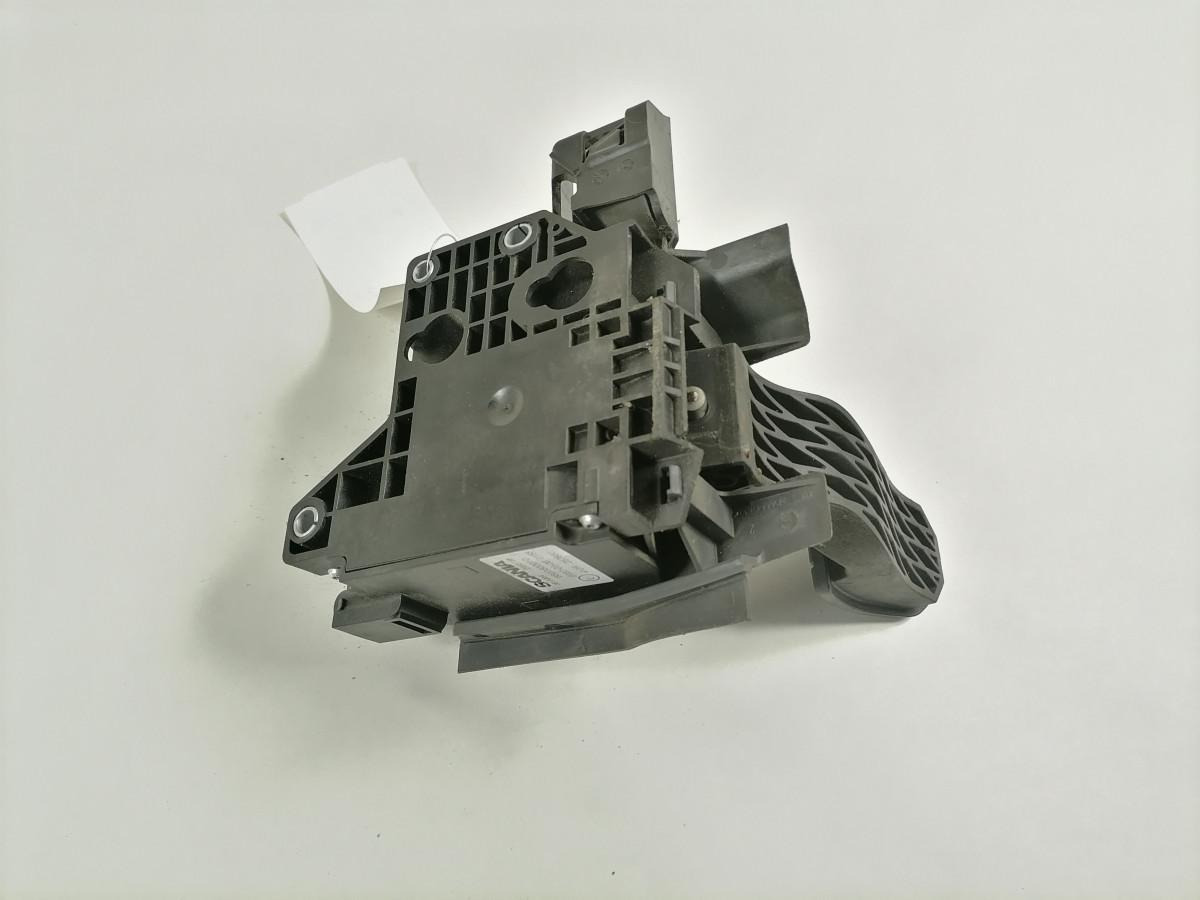 Scania Gaasipedaal 2055138 - Brandstofsysteem voor Vrachtwagen: afbeelding 4 Scania Gaasipedaal 2055138 - Brandstofsysteem voor Vrachtwagen: afbeelding 4