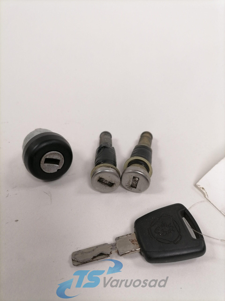 Scania Ignition lock + door lock set 1744065 - Deur en onderdelen voor Vrachtwagen: afbeelding 1 Scania Ignition lock + door lock set 1744065 - Deur en onderdelen voor Vrachtwagen: afbeelding 1