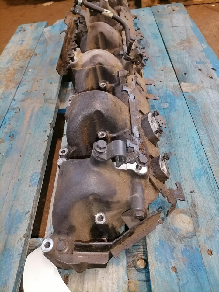 Scania Intake mainfold 2360430 - Inlaatspruitstuk voor Vrachtwagen: afbeelding 2 Scania Intake mainfold 2360430 - Inlaatspruitstuk voor Vrachtwagen: afbeelding 2