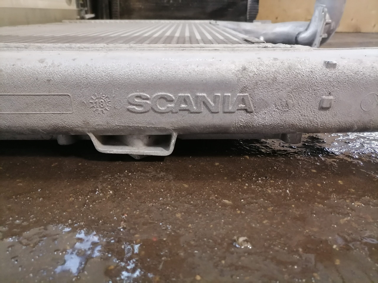 Scania Intercooler radiator 1798808 - Intercooler voor Vrachtwagen: afbeelding 3 Scania Intercooler radiator 1798808 - Intercooler voor Vrachtwagen: afbeelding 3