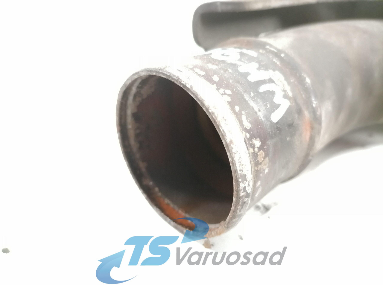 Scania Jahutusvedeliku toru, retarder 2018064 - Koelsysteem voor Vrachtwagen: afbeelding 2 Scania Jahutusvedeliku toru, retarder 2018064 - Koelsysteem voor Vrachtwagen: afbeelding 2