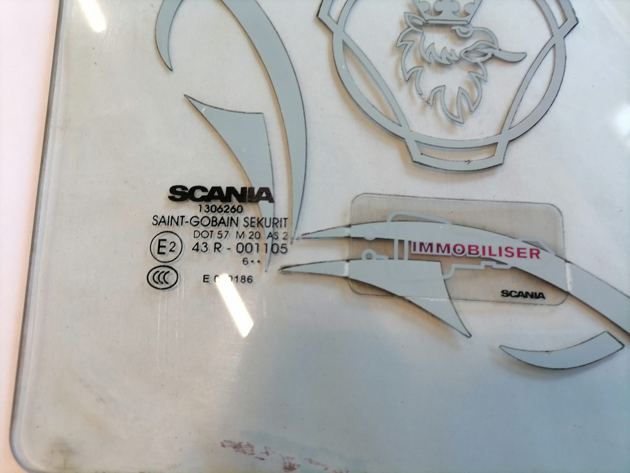 Scania Küljeklaas, parem 1306260 - Raam en onderdelen voor Vrachtwagen: afbeelding 3 Scania Küljeklaas, parem 1306260 - Raam en onderdelen voor Vrachtwagen: afbeelding 3