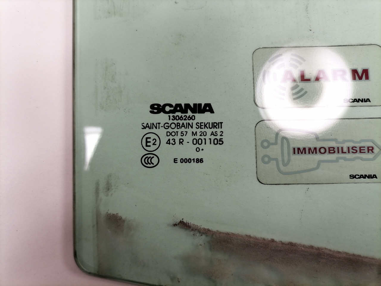 Scania Küljeklaas, parem 1306260 - Raam en onderdelen voor Vrachtwagen: afbeelding 2 Scania Küljeklaas, parem 1306260 - Raam en onderdelen voor Vrachtwagen: afbeelding 2