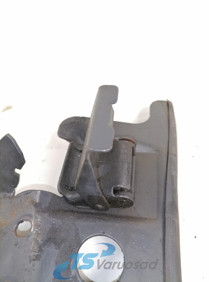 Scania Mudguard bracket 1723176 - Universeel onderdeel voor Vrachtwagen: afbeelding 4 Scania Mudguard bracket 1723176 - Universeel onderdeel voor Vrachtwagen: afbeelding 4