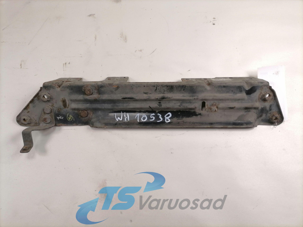 Scania Radiaatori pealne kronstein 2053879 - Universeel onderdeel voor Vrachtwagen: afbeelding 2 Scania Radiaatori pealne kronstein 2053879 - Universeel onderdeel voor Vrachtwagen: afbeelding 2