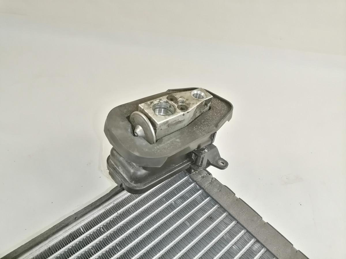Scania Salongi kliima radiaator 2879041 - Universeel onderdeel voor Vrachtwagen: afbeelding 4 Scania Salongi kliima radiaator 2879041 - Universeel onderdeel voor Vrachtwagen: afbeelding 4