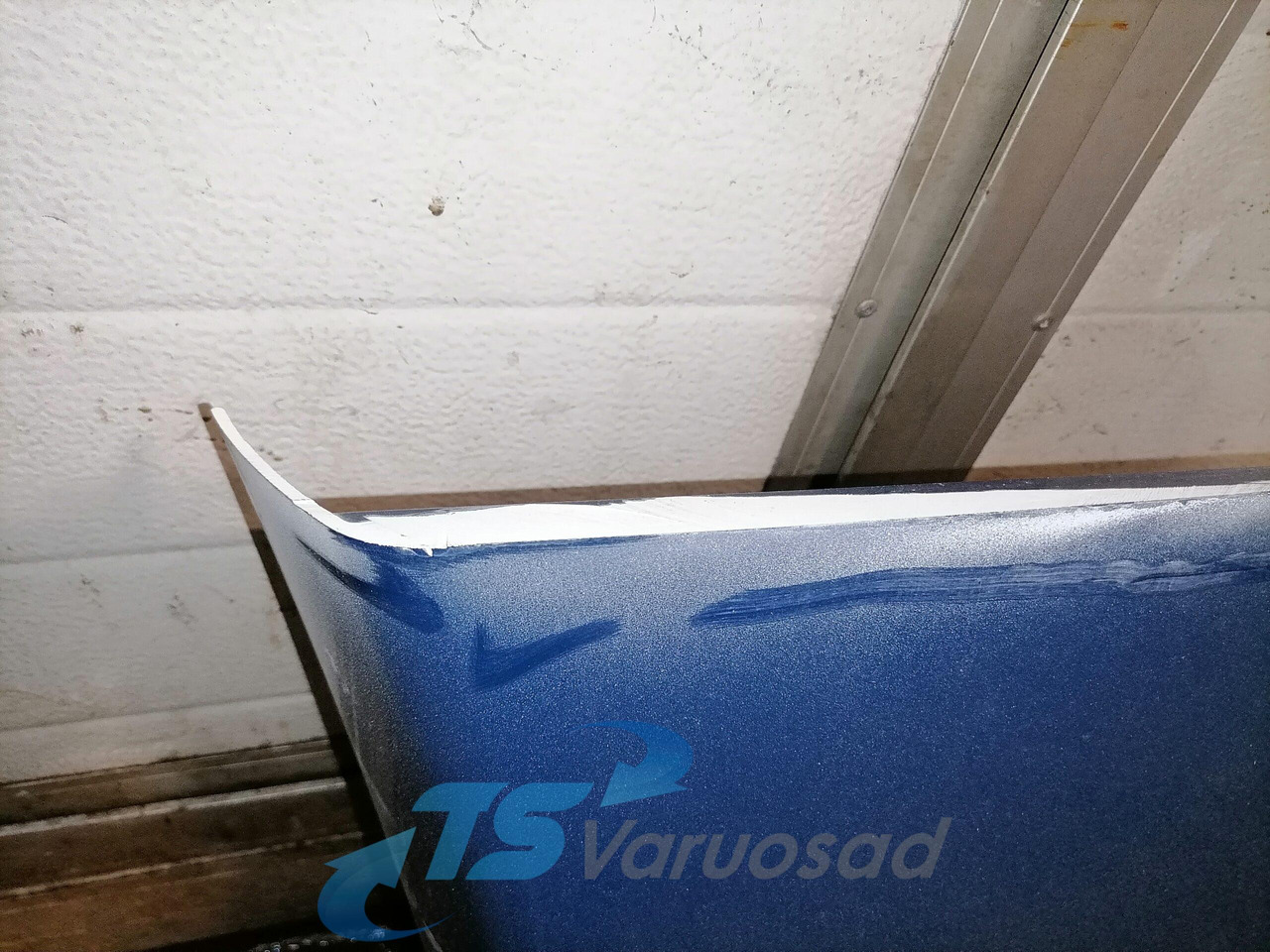 Scania Scania cab wind deflector, roof 1731083 - Aerokit/ Spoiler voor Vrachtwagen: afbeelding 4 Scania Scania cab wind deflector, roof 1731083 - Aerokit/ Spoiler voor Vrachtwagen: afbeelding 4