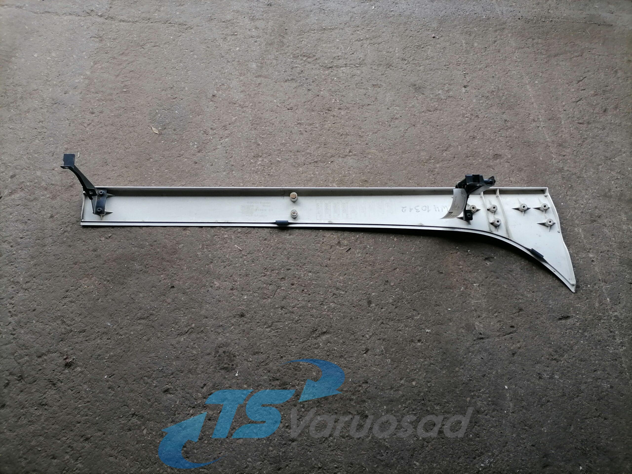 Scania Scania kabiini tuulesuunaja, vasak külg 1348519 - Aerokit/ Spoiler voor Vrachtwagen: afbeelding 4 Scania Scania kabiini tuulesuunaja, vasak külg 1348519 - Aerokit/ Spoiler voor Vrachtwagen: afbeelding 4