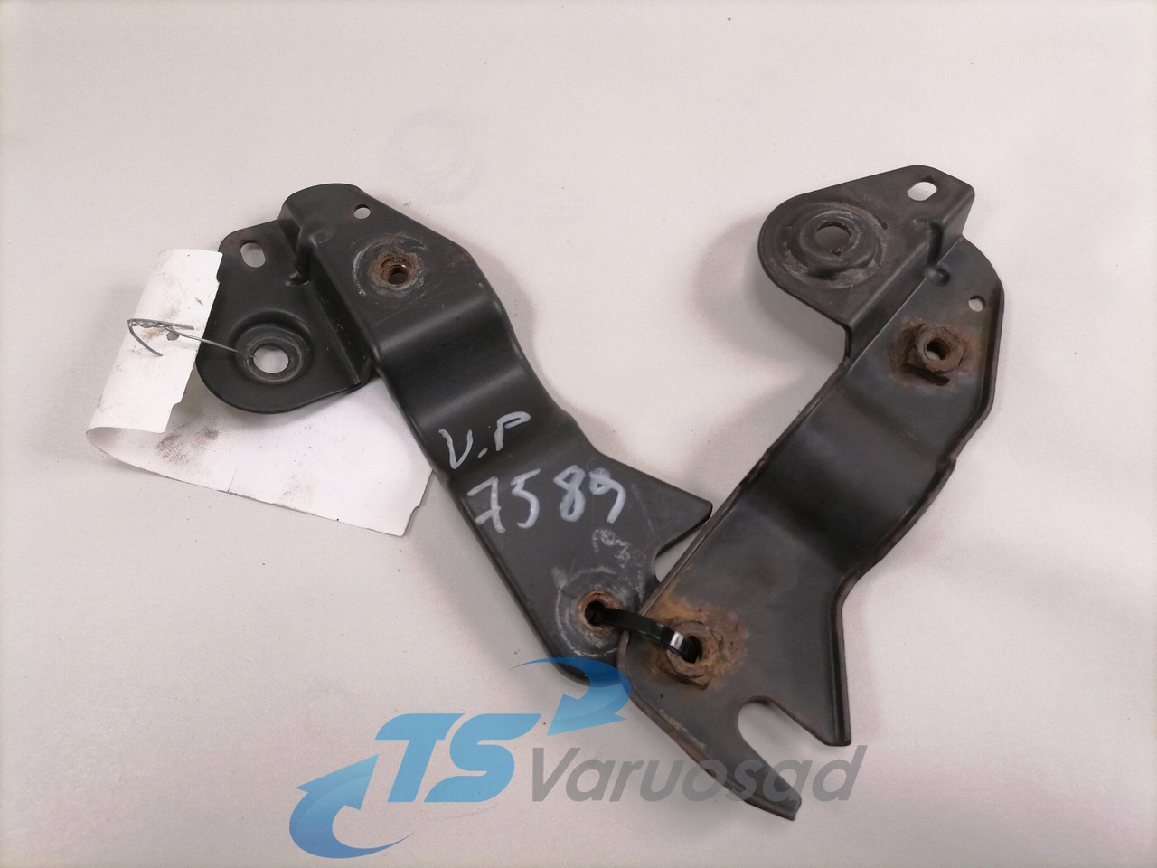 Scania Sun visor bracket 1355661 - Carrosserie en exterieur voor Vrachtwagen: afbeelding 3 Scania Sun visor bracket 1355661 - Carrosserie en exterieur voor Vrachtwagen: afbeelding 3
