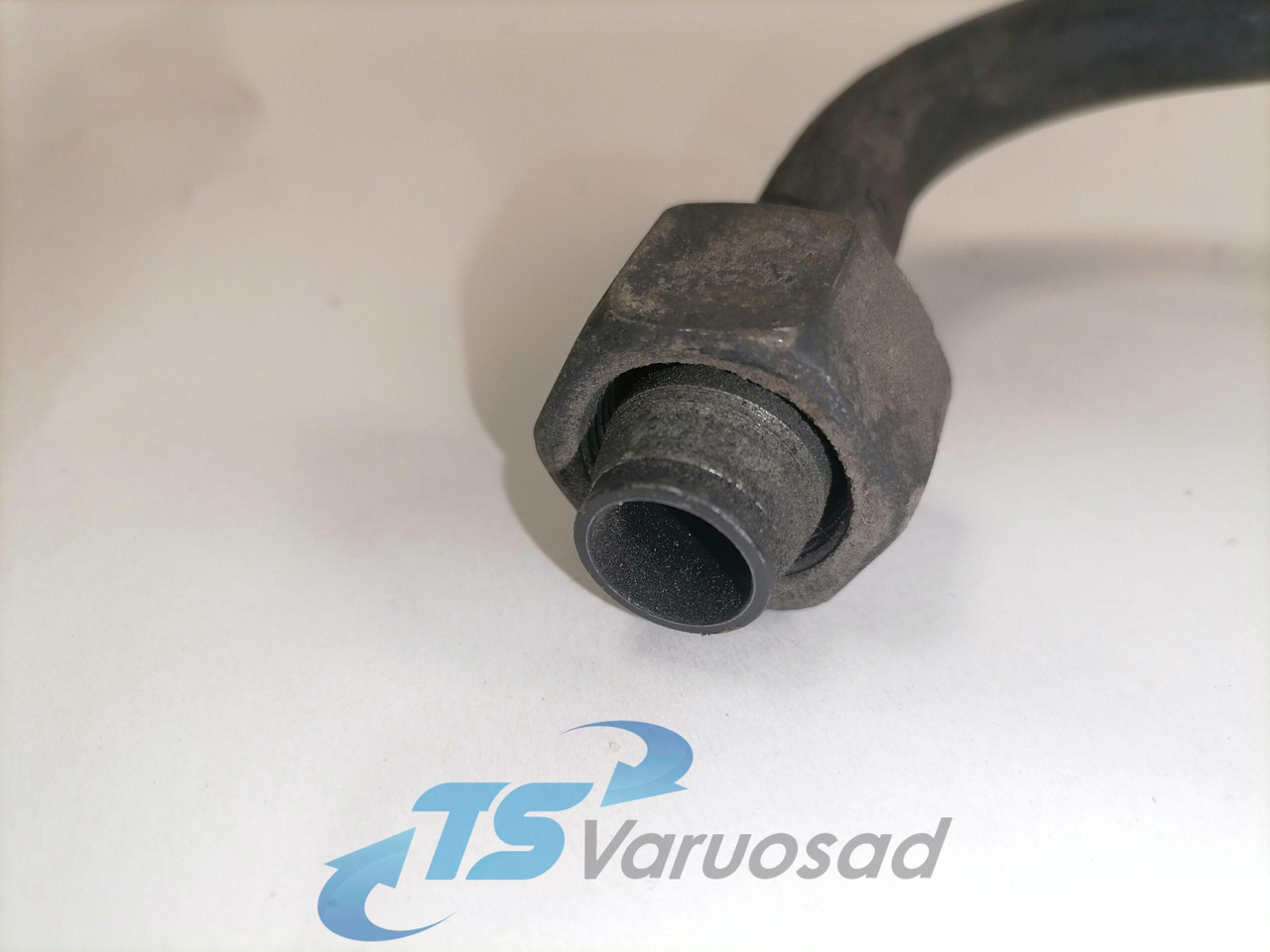 Scania Transmission oil pipe 1443791 - Versnellingsbak en onderdelen voor Vrachtwagen: afbeelding 2 Scania Transmission oil pipe 1443791 - Versnellingsbak en onderdelen voor Vrachtwagen: afbeelding 2