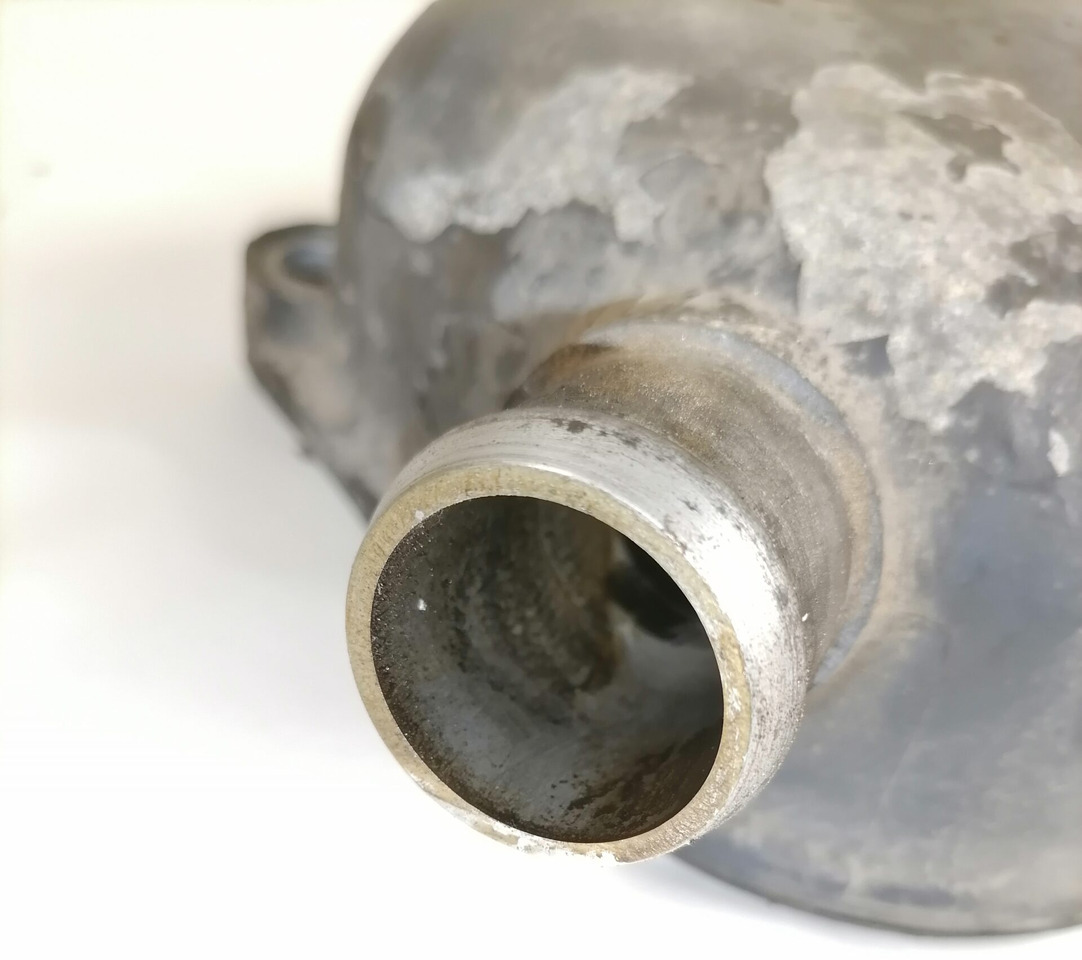 Scania Valve cover 1517928 - Cilinderkop voor Vrachtwagen: afbeelding 2 Scania Valve cover 1517928 - Cilinderkop voor Vrachtwagen: afbeelding 2