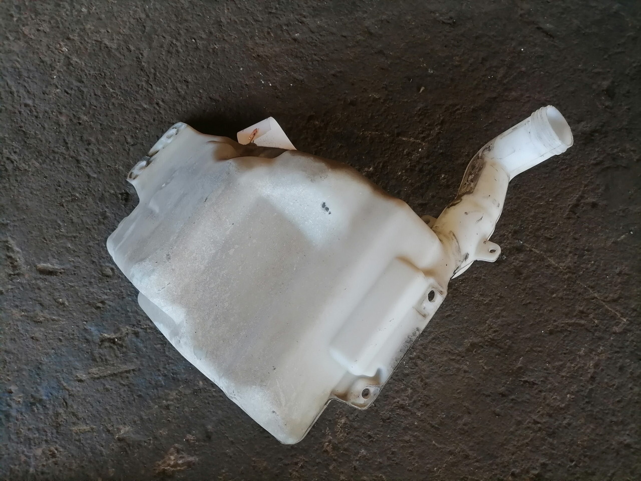 Scania Windscreen washer fluid tank 1854255 - Ruitenwisser voor Vrachtwagen: afbeelding 5 Scania Windscreen washer fluid tank 1854255 - Ruitenwisser voor Vrachtwagen: afbeelding 5