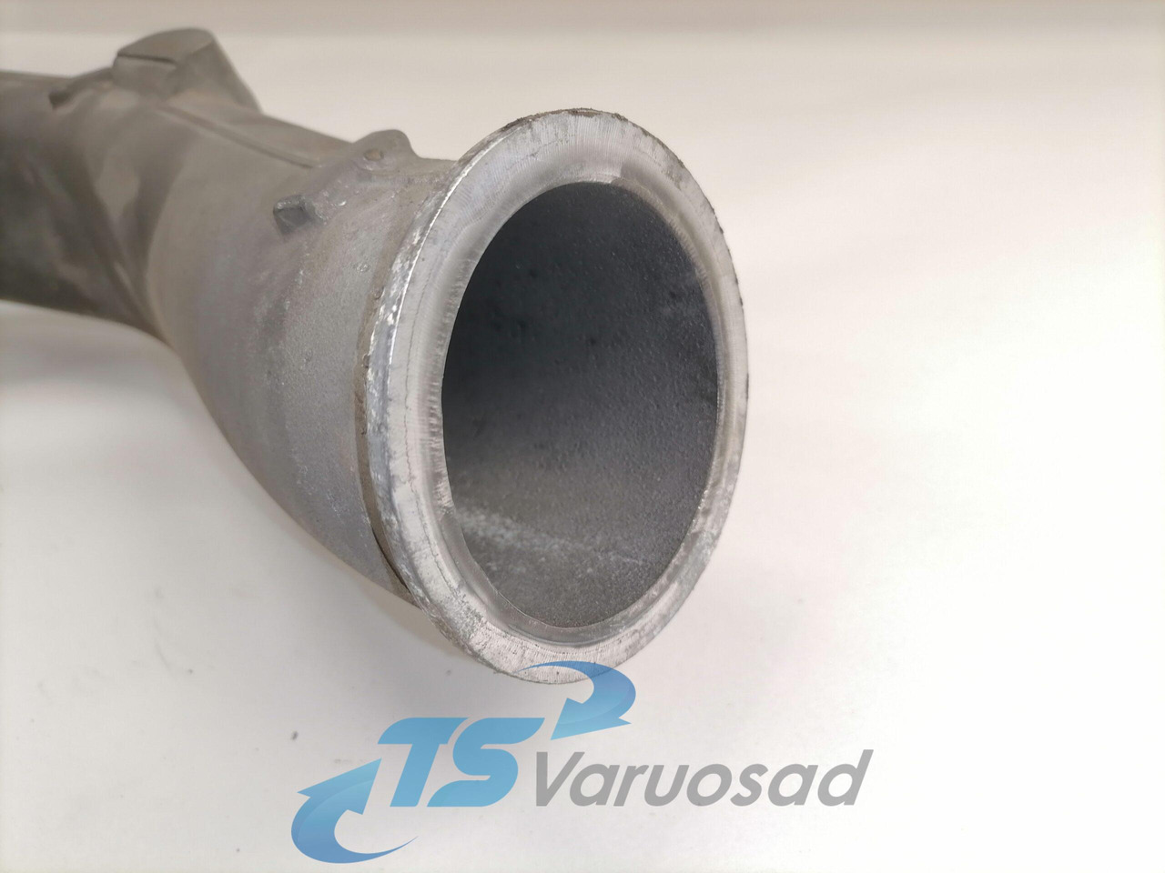 Scania intercooler pipe 1812885 - Intercooler voor Vrachtwagen: afbeelding 3 Scania intercooler pipe 1812885 - Intercooler voor Vrachtwagen: afbeelding 3