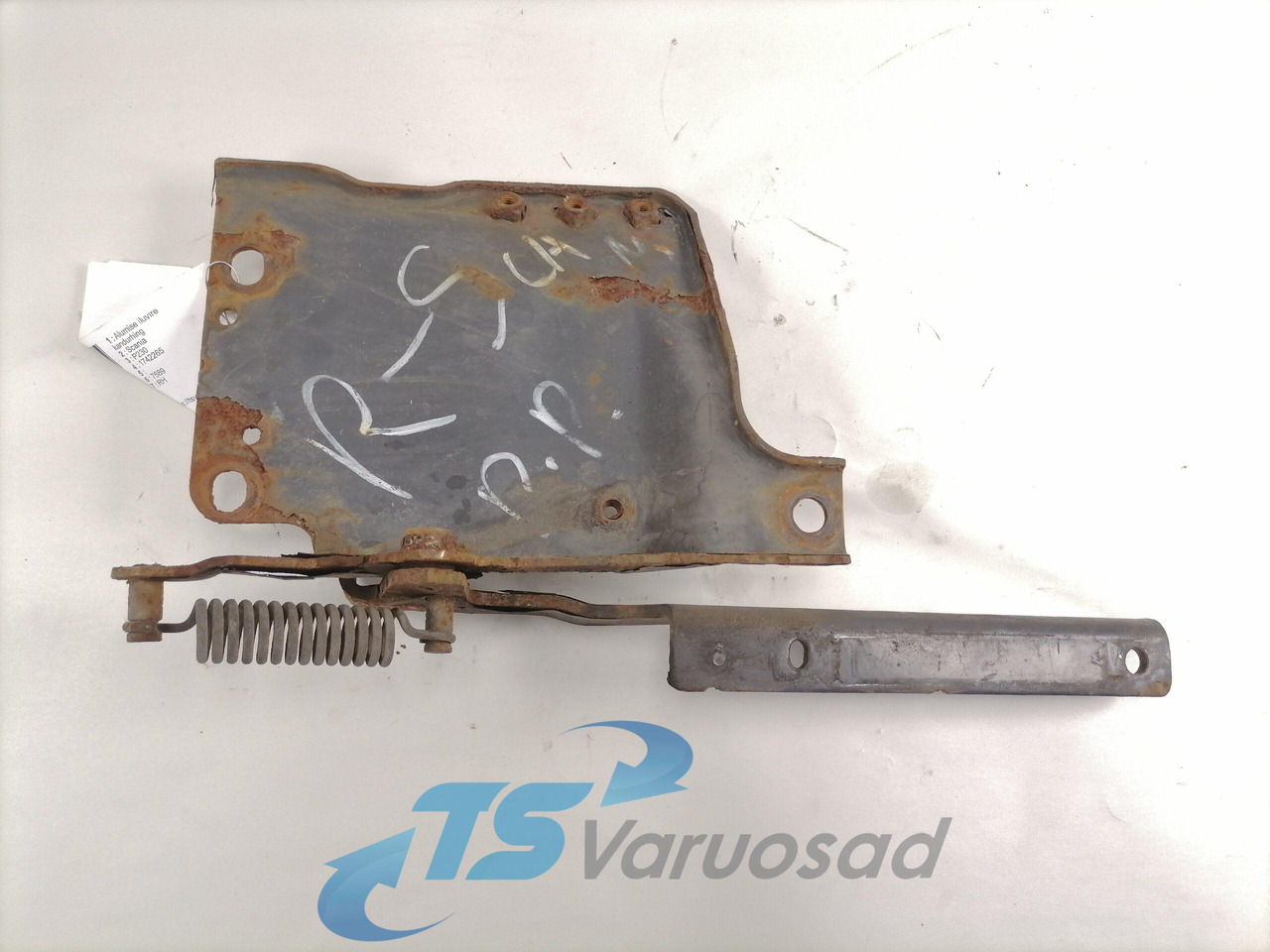 Scania lower grille carrier hinge 1742265 - Rooster voor Vrachtwagen: afbeelding 3 Scania lower grille carrier hinge 1742265 - Rooster voor Vrachtwagen: afbeelding 3