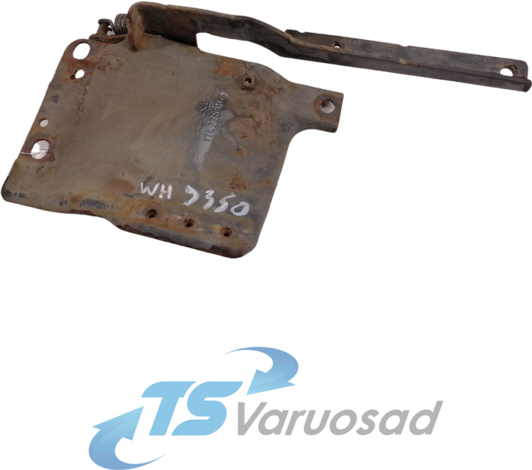 Scania lower grille carrier hinge 1742265 - Rooster voor Vrachtwagen: afbeelding 1 Scania lower grille carrier hinge 1742265 - Rooster voor Vrachtwagen: afbeelding 1