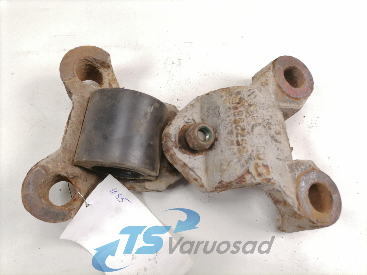 Volvo Anti-roll bar bracket 20709554 - Stabilisatorstang voor Vrachtwagen: afbeelding 2 Volvo Anti-roll bar bracket 20709554 - Stabilisatorstang voor Vrachtwagen: afbeelding 2