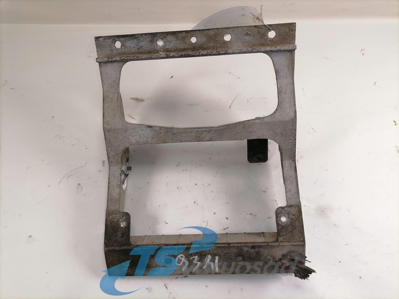 Volvo Astmelaua kandur 5010610723 - Treeplank voor Vrachtwagen: afbeelding 2 Volvo Astmelaua kandur 5010610723 - Treeplank voor Vrachtwagen: afbeelding 2