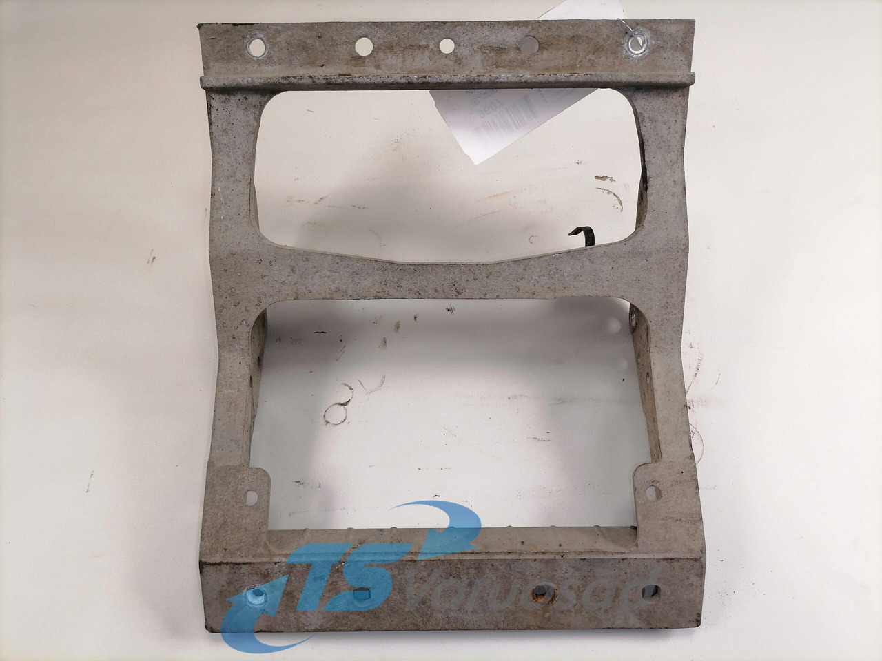 Volvo Astmelaua kandur 5010610723 - Treeplank voor Vrachtwagen: afbeelding 2 Volvo Astmelaua kandur 5010610723 - Treeplank voor Vrachtwagen: afbeelding 2