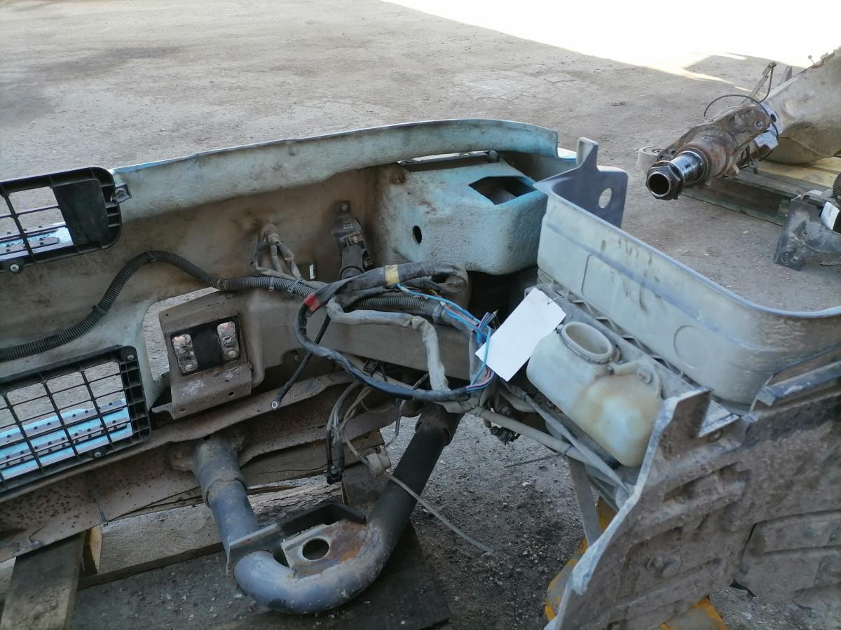 Volvo Bumper 20855700 - Bumper voor Vrachtwagen: afbeelding 4 Volvo Bumper 20855700 - Bumper voor Vrachtwagen: afbeelding 4