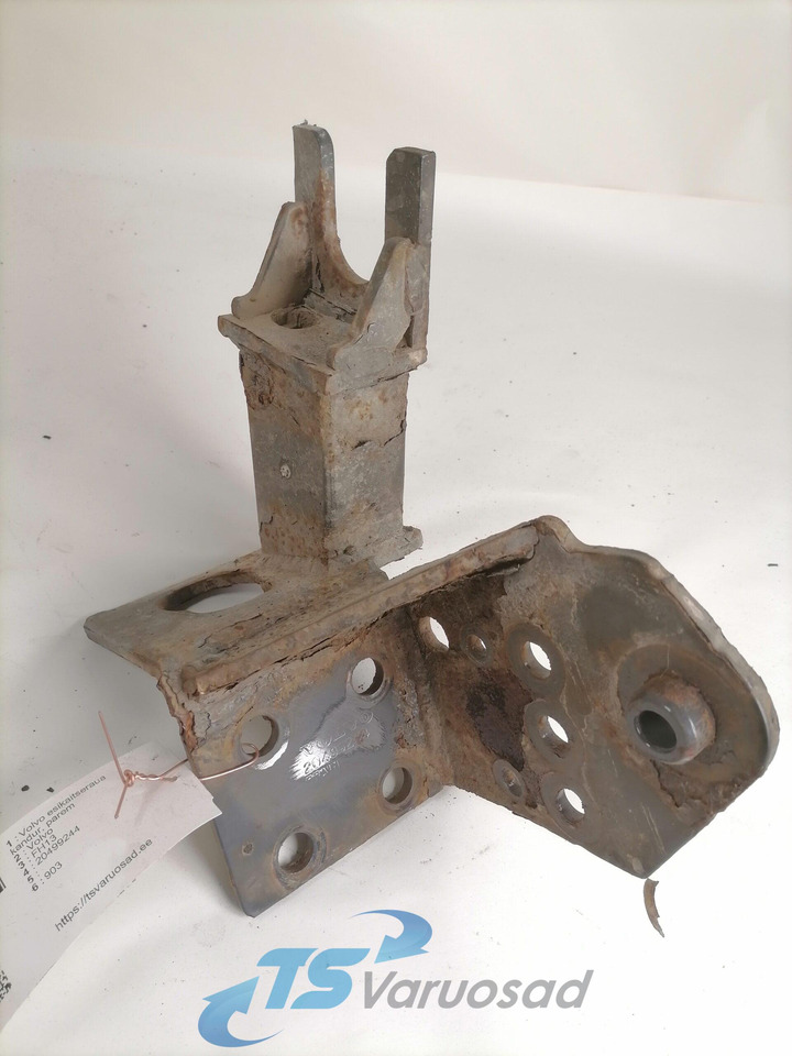 Volvo Bumper bracket 20499244 - Bumper voor Vrachtwagen: afbeelding 1 Volvo Bumper bracket 20499244 - Bumper voor Vrachtwagen: afbeelding 1
