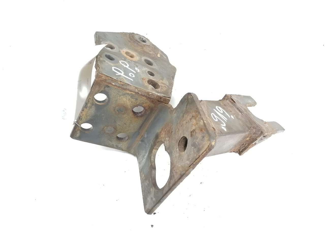 Volvo Bumper bracket 20499244 - Bumper voor Vrachtwagen: afbeelding 3 Volvo Bumper bracket 20499244 - Bumper voor Vrachtwagen: afbeelding 3