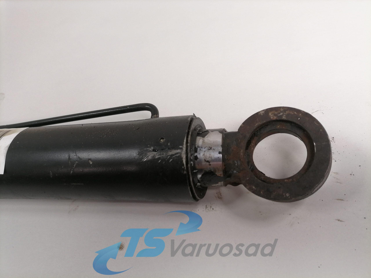 Volvo Cab tilting cylinder 3198842 - Cabinevering voor Vrachtwagen: afbeelding 4 Volvo Cab tilting cylinder 3198842 - Cabinevering voor Vrachtwagen: afbeelding 4